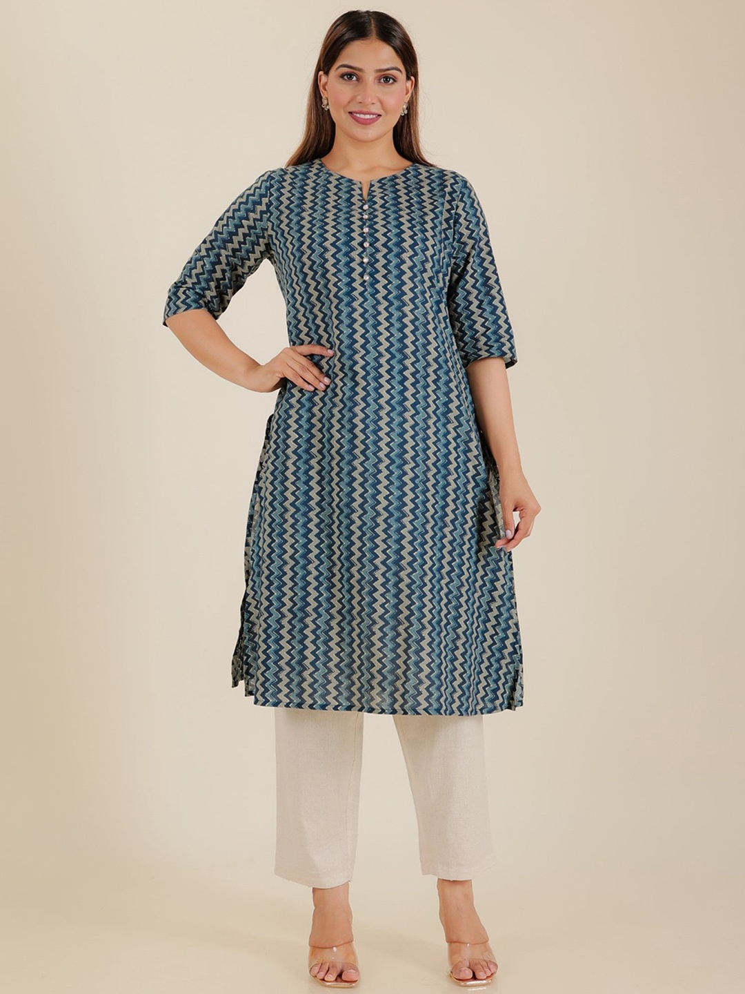 

Aramya Chevron Printed Pure Cotton A-Line Kurta With Trousers, Blue