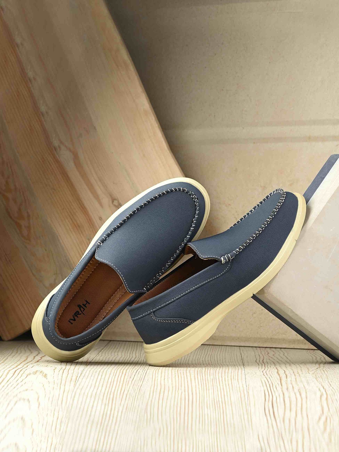 

IVRAH Men Round Toe Loafers, Blue