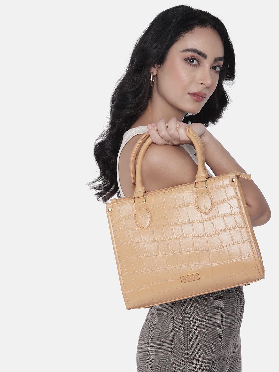 

Van Heusen Animal Textured Handheld Bag, Beige