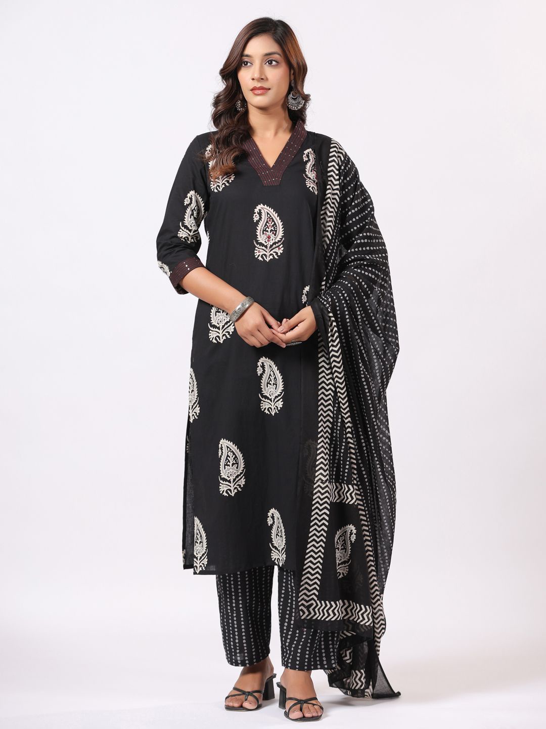 

PIROH Women Printed Regular Mirror Work Pure Cotton Kurta with Trousers & With Dupatta, Black