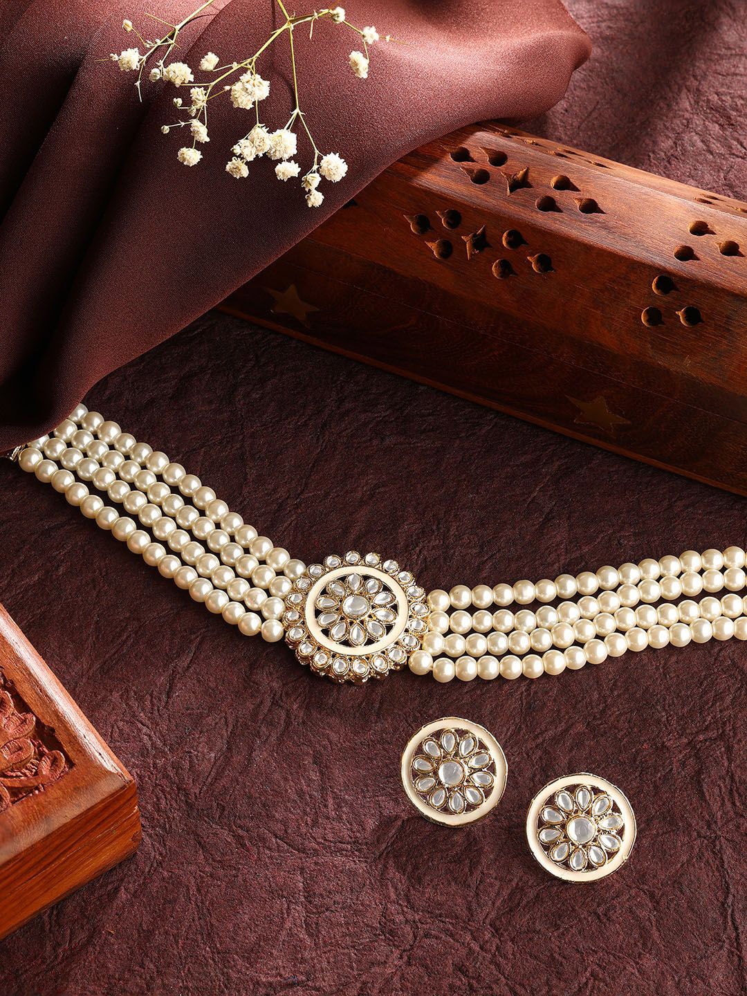 

Priyaasi Kundan-Studded Beaded Necklace and Earrings, Gold