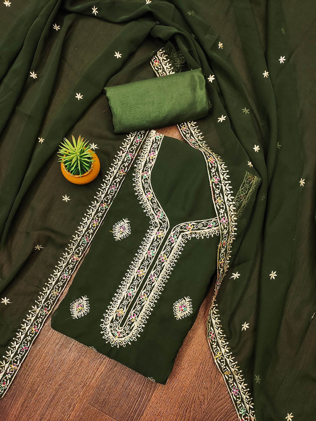 

Maroosh Floral Embroidered Sequinned Unstitched Dress Material, Green