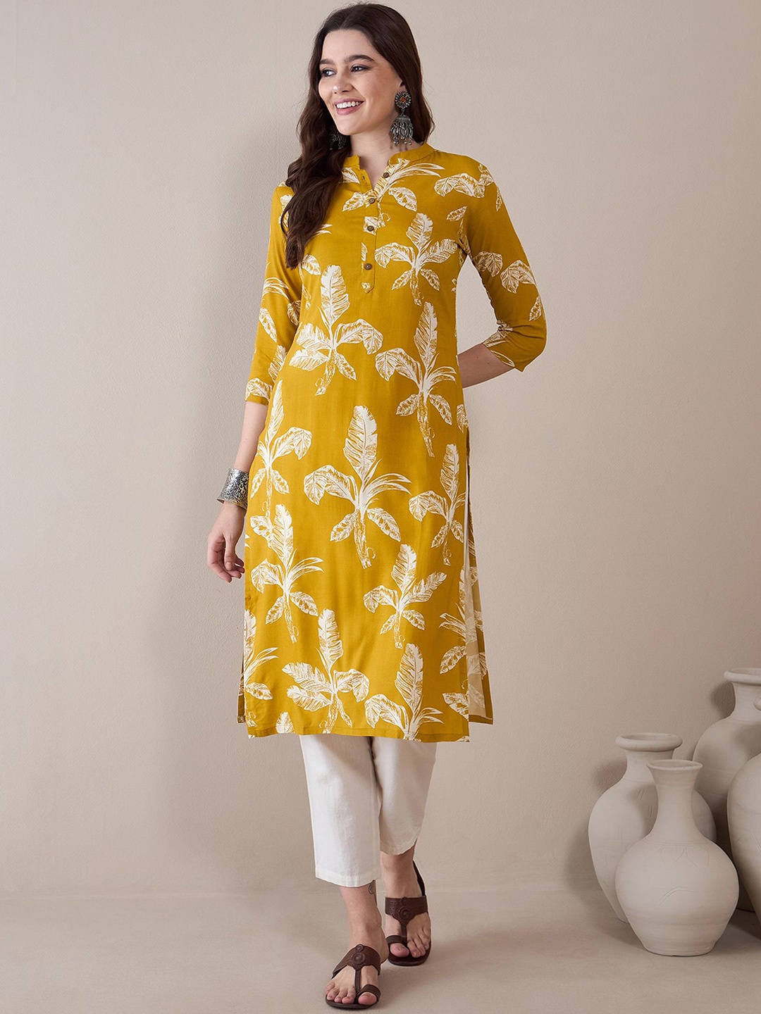 

Anouk Floral Printed Mandarin Collar Regular Straight Kurta, Mustard