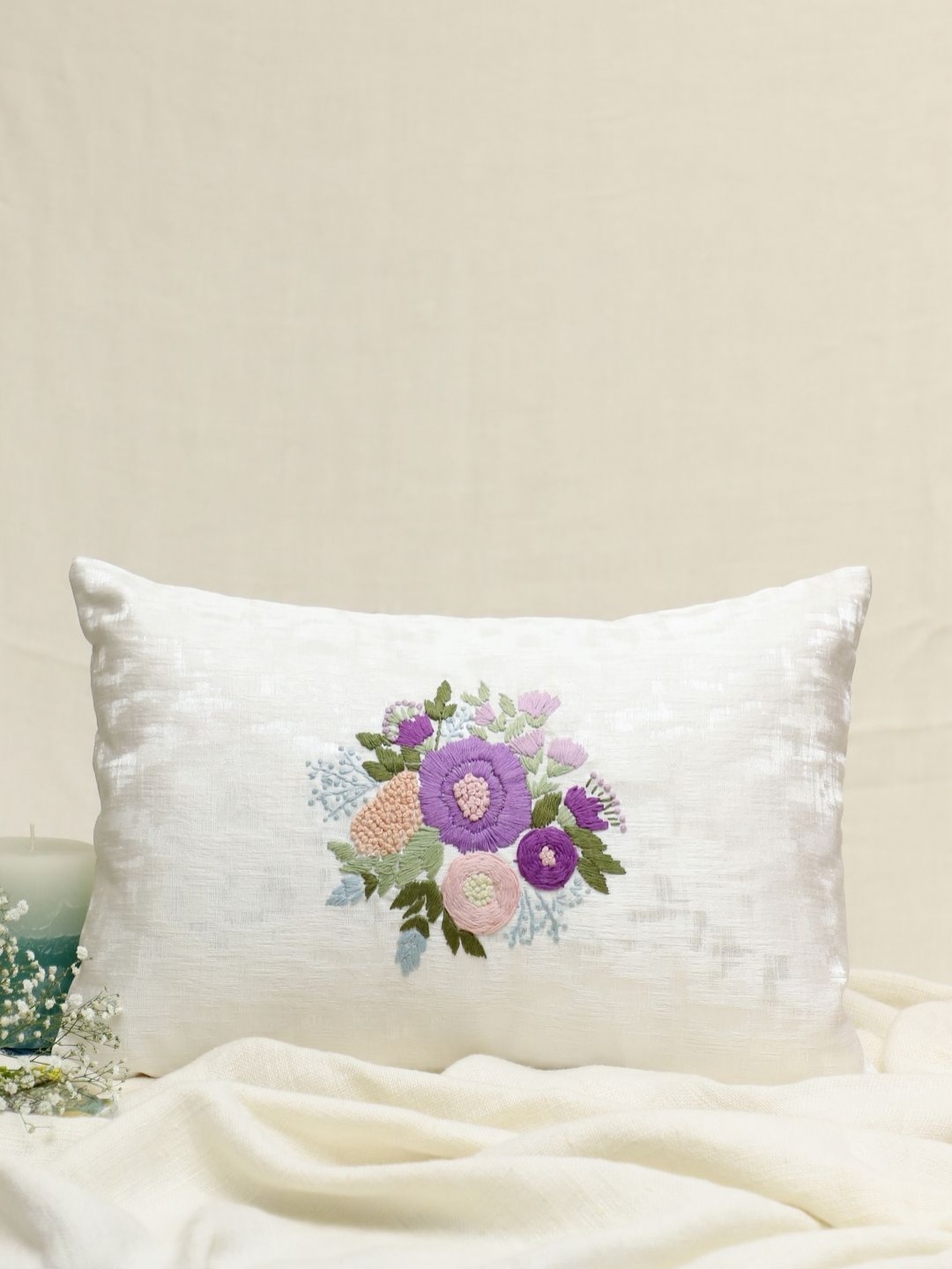 

DESIGN GAATHA White & Green Floral Rectangle Cushion Covers