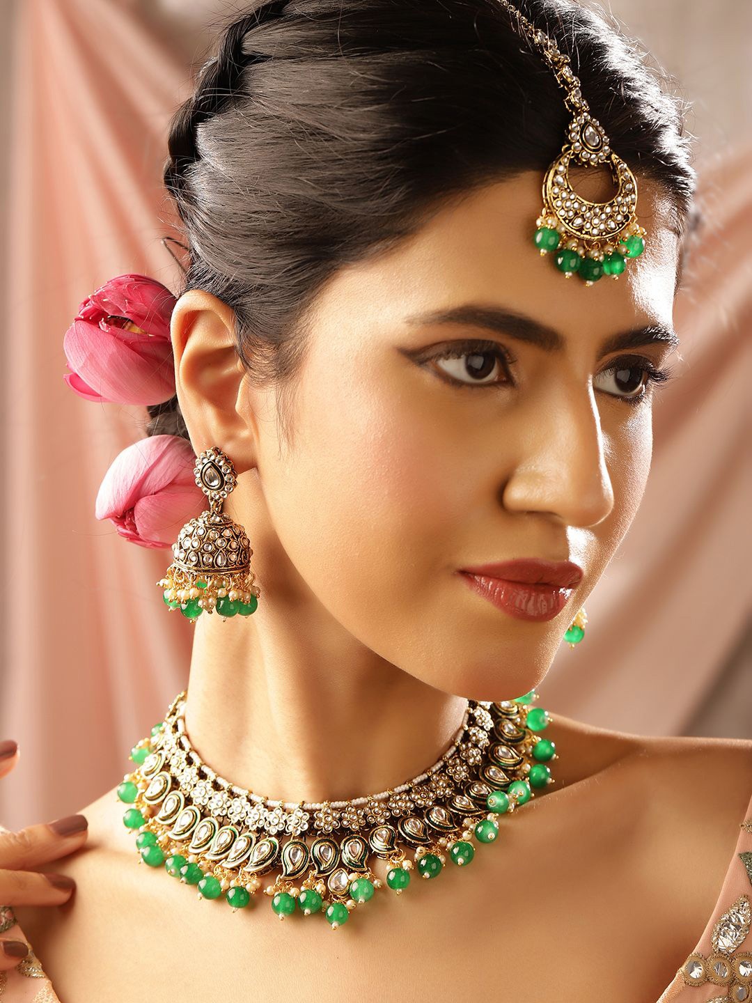 

Priyaasi Gold-Plated Kundan-Studded Jewellery Set