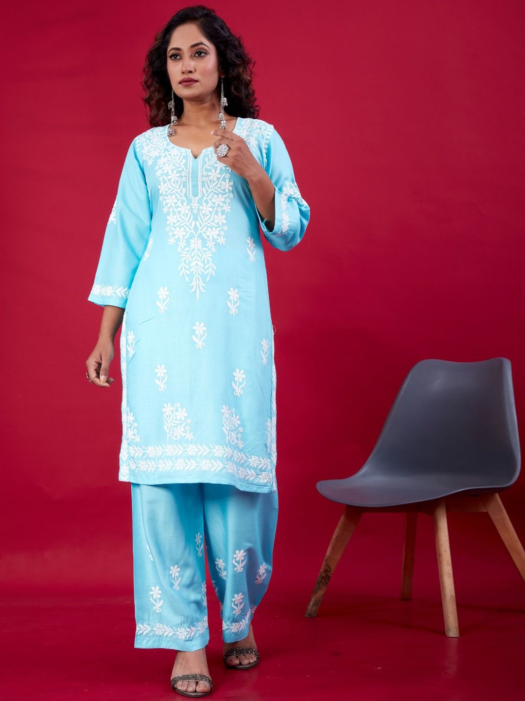 

Rujave Women Floral Embroidered Chikankari Kurta With Palazzos, Teal