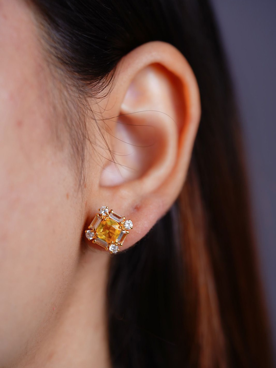 

Anushka Jain Jewellery 925 Sterling Silver Gold-Plated CZ Studded Classic Studs Earrings