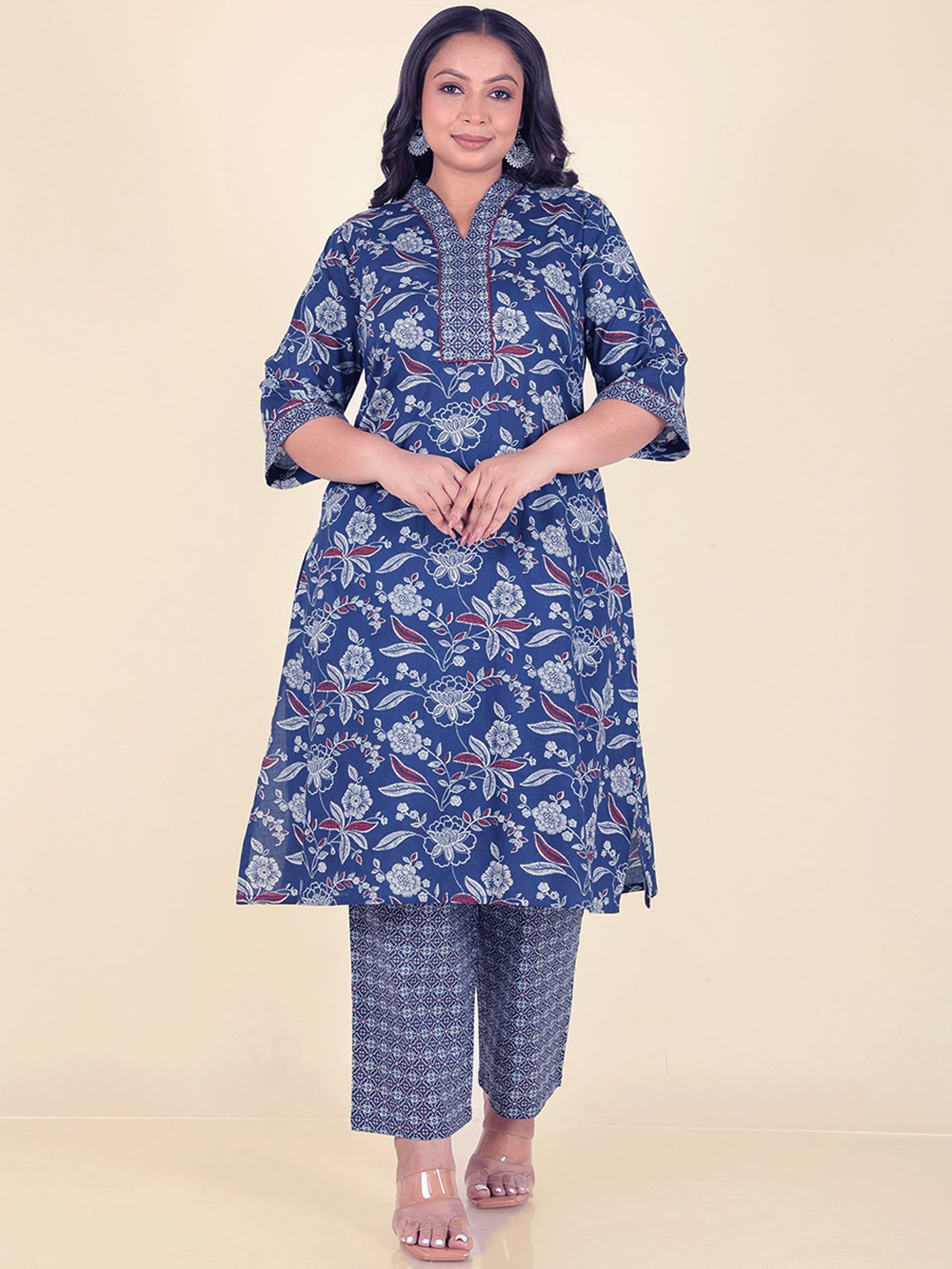 

Aramya Floral Printed Pure Cotton Straight Kurta With Trouser, Blue