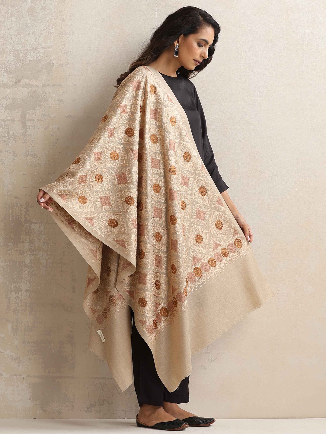 

trueBrowns Embroidered Woollen Stole, Beige