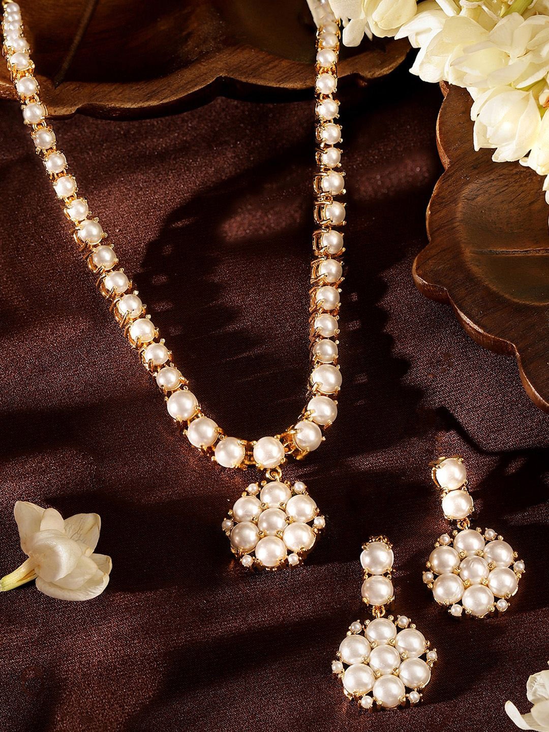 

Priyaasi Gold Plated Pearls Beaded Jewellery Set