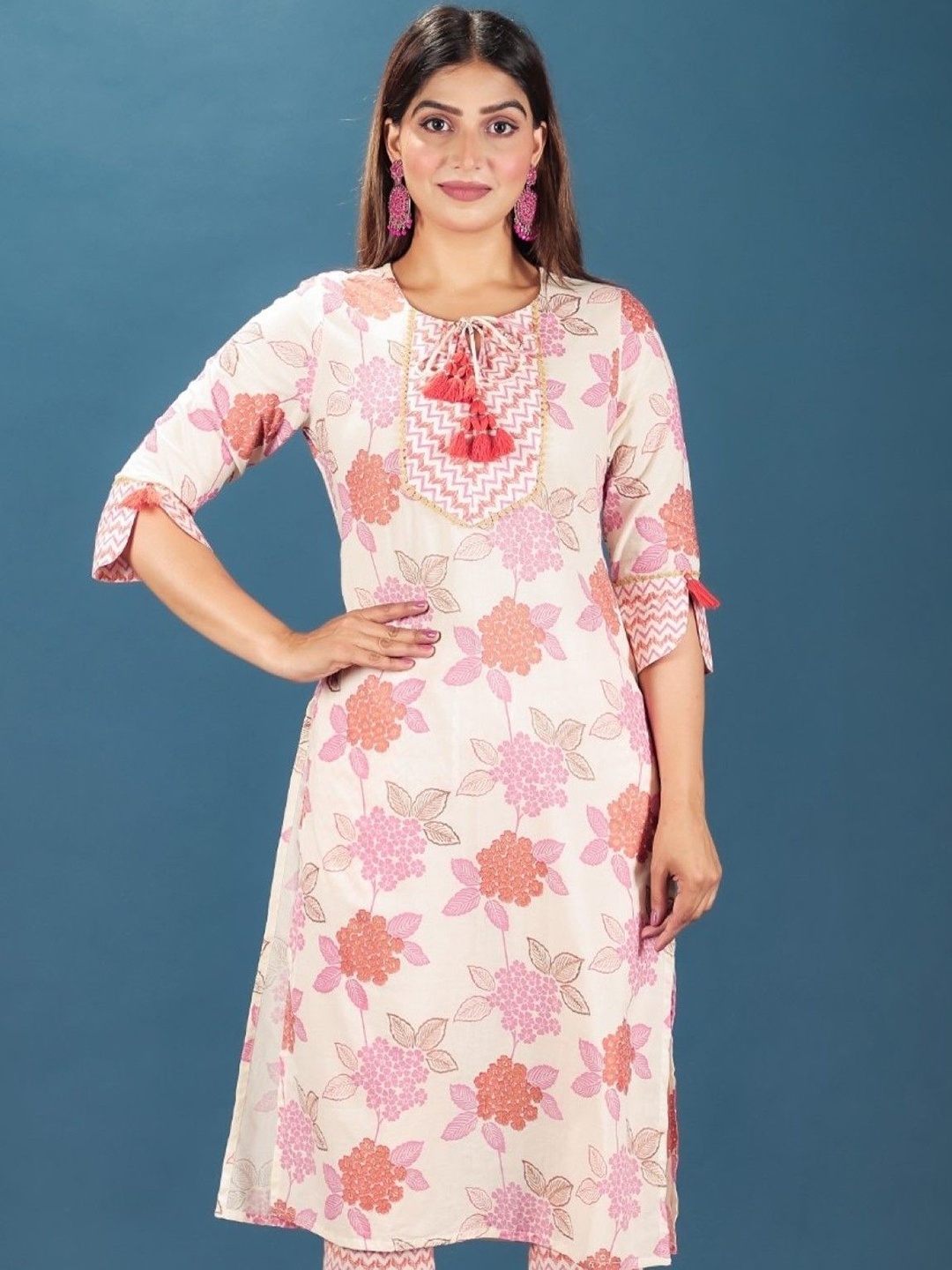 

Aramya Tie-Up Neck Floral Printed Cotton Straight Kurta, Off white