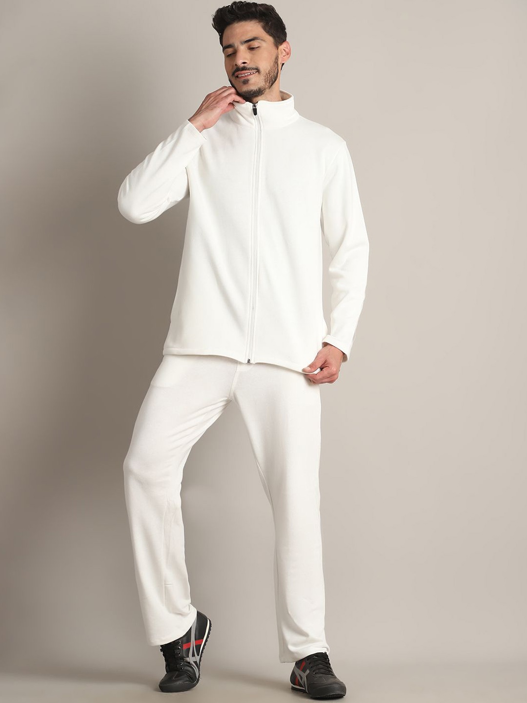 

Rute Men Solid Mock Collar Tracksuits, White