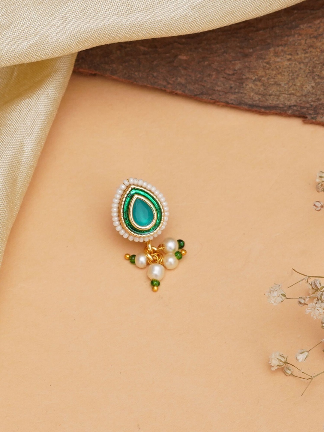 

Mali Fionna Gold-Plated Artificial Stones and Beads Stud Nosepin