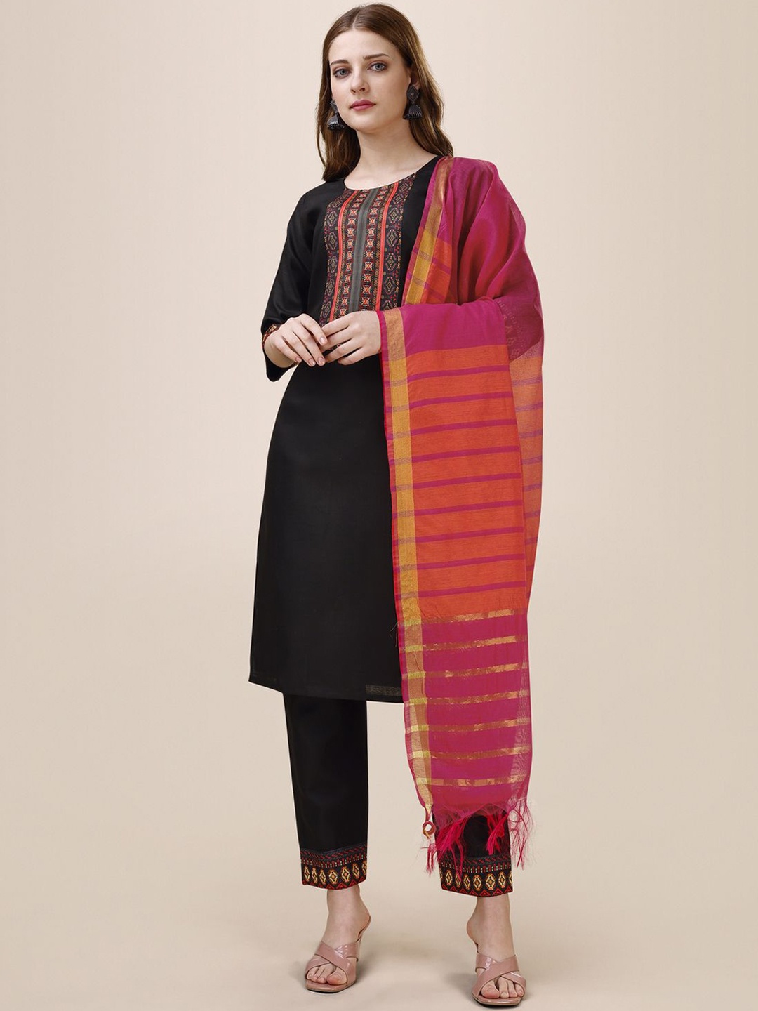 

Sidhidata Geometric Printed Round Neck Regular Kurta With Trouser With Dupatta, Black