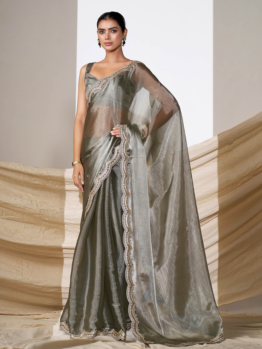 

TANNAH Floral Embroidered Saree, Grey