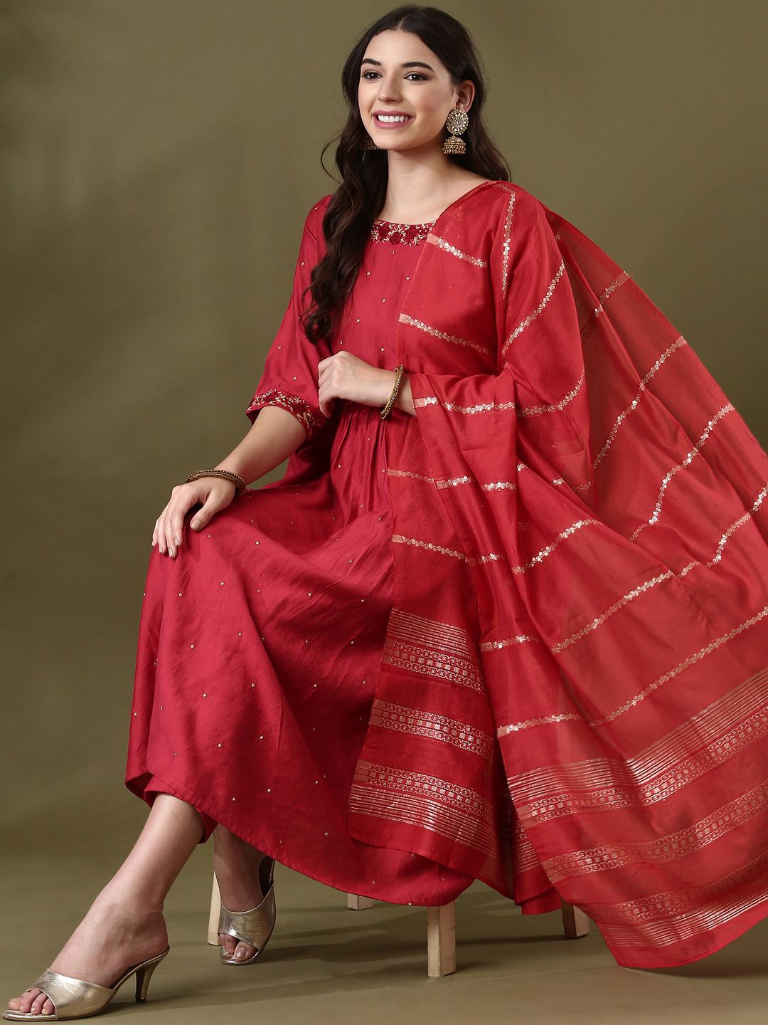 

Anouk Red Floral Embroidered Round Neck Straight Kurta With Trousers & Dupatta