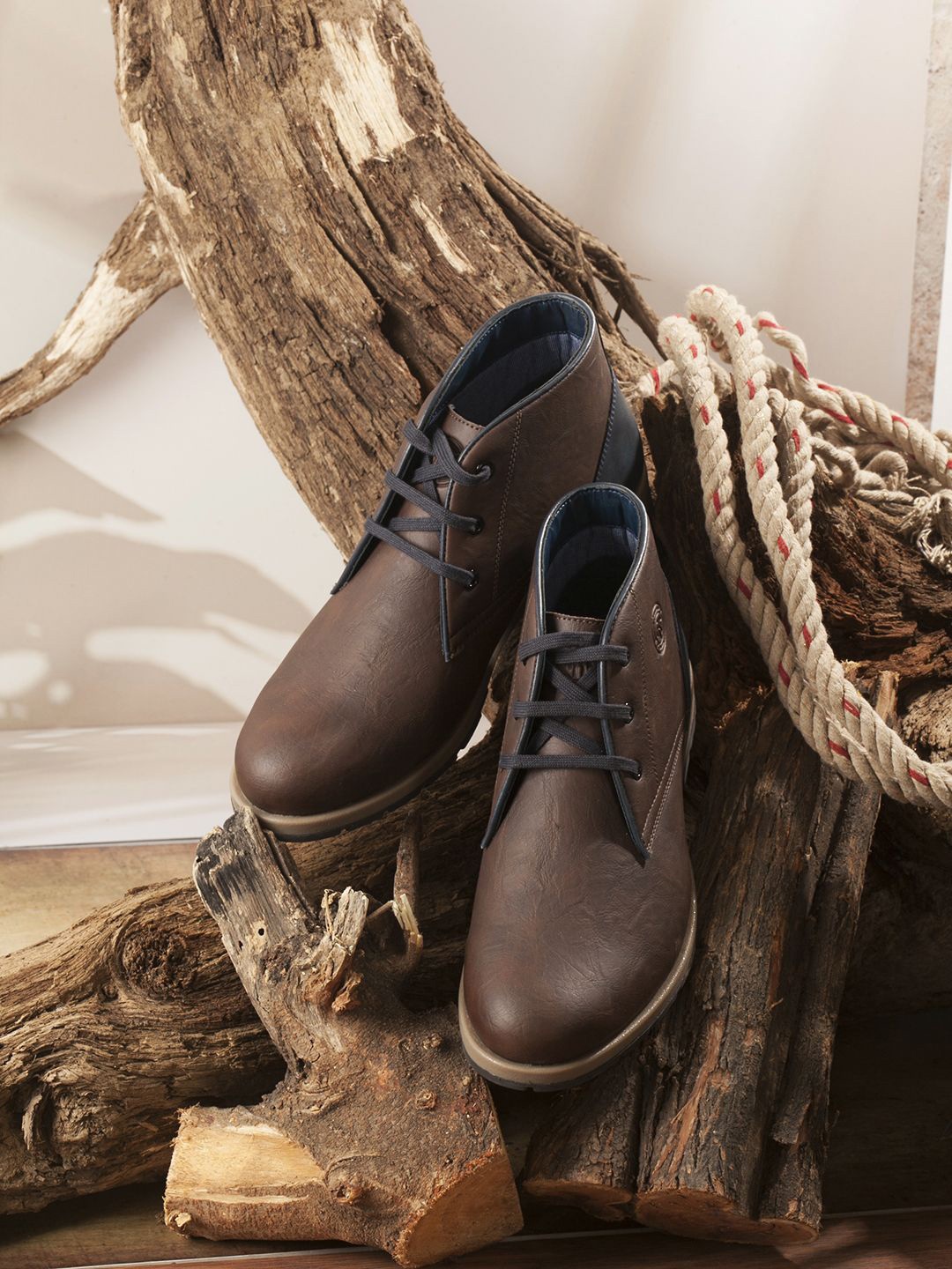 

The Roadster Lifestyle Co Men Round Toe Lace-Ups Boot, Brown
