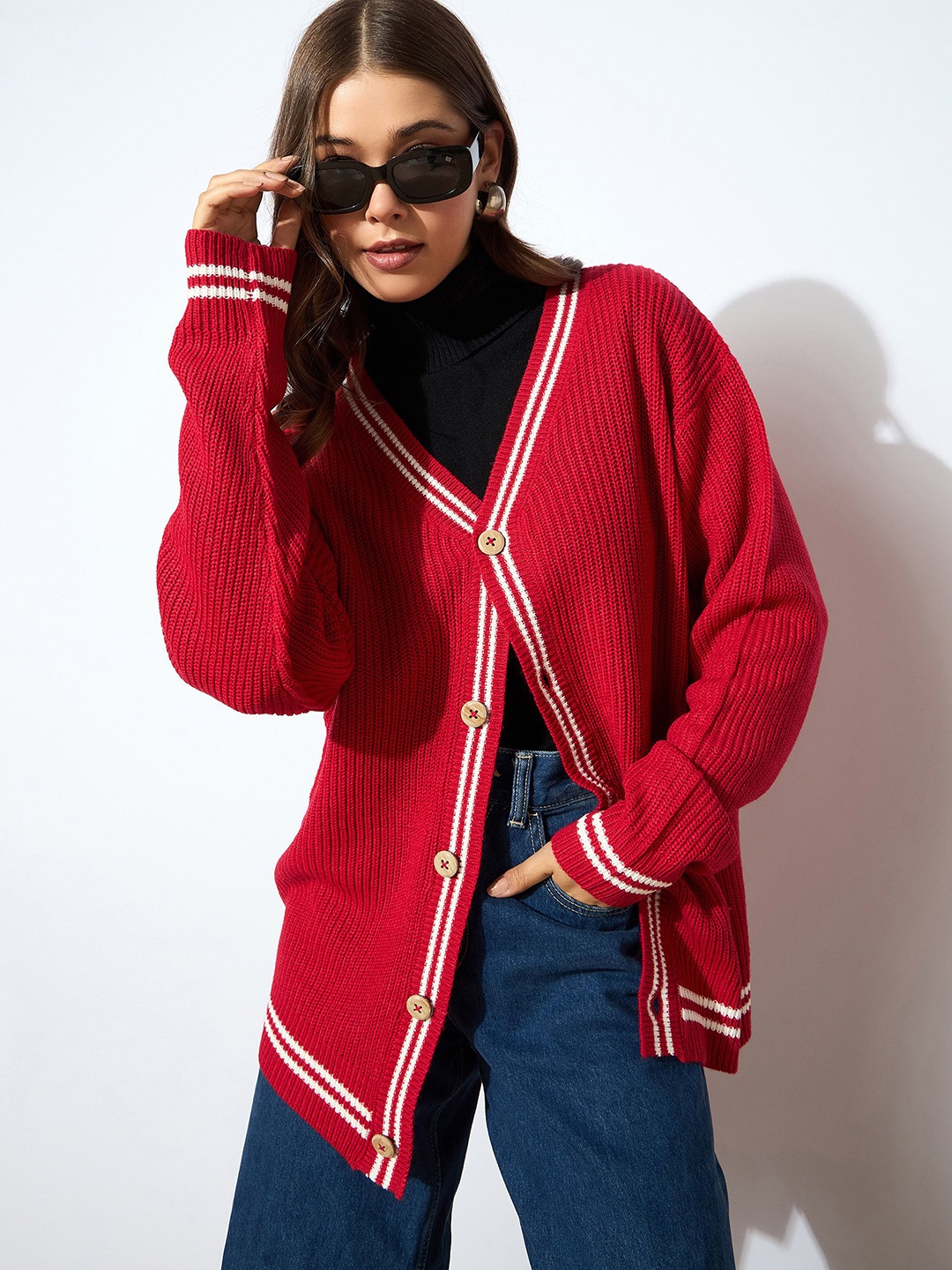 

SASSAFRAS Women Self Design V - Neck Pullover Sweater, Red
