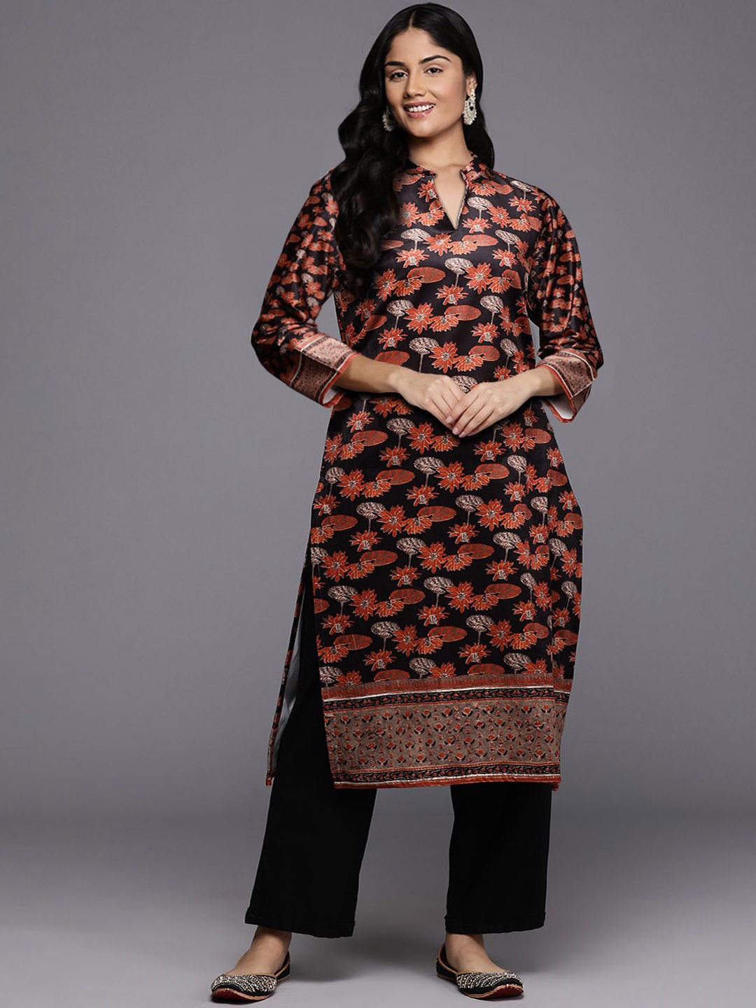 

A PLUS BY AHALYAA Plus Size Floral Printed Mandarin Collar Velvet Straight Kurta, Black