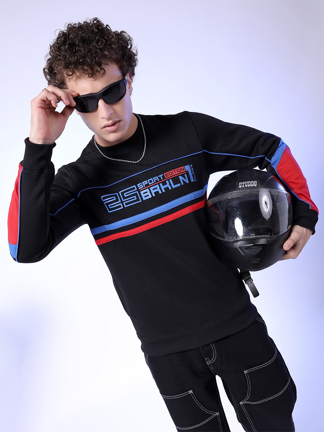 

The Indian Garage Co Men Colourblocked Sweatshirt, Black