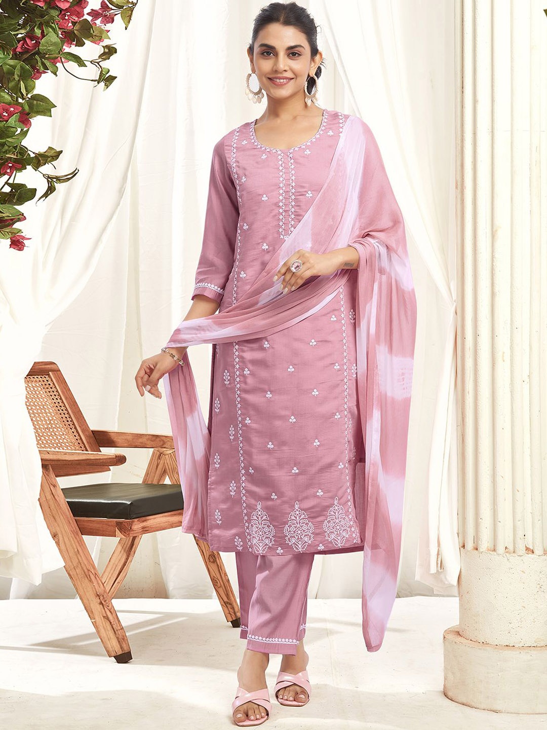 

SKYLEE Pink Floral Embroidered Regular Thread Work Kurta With Trouser With Dupatta