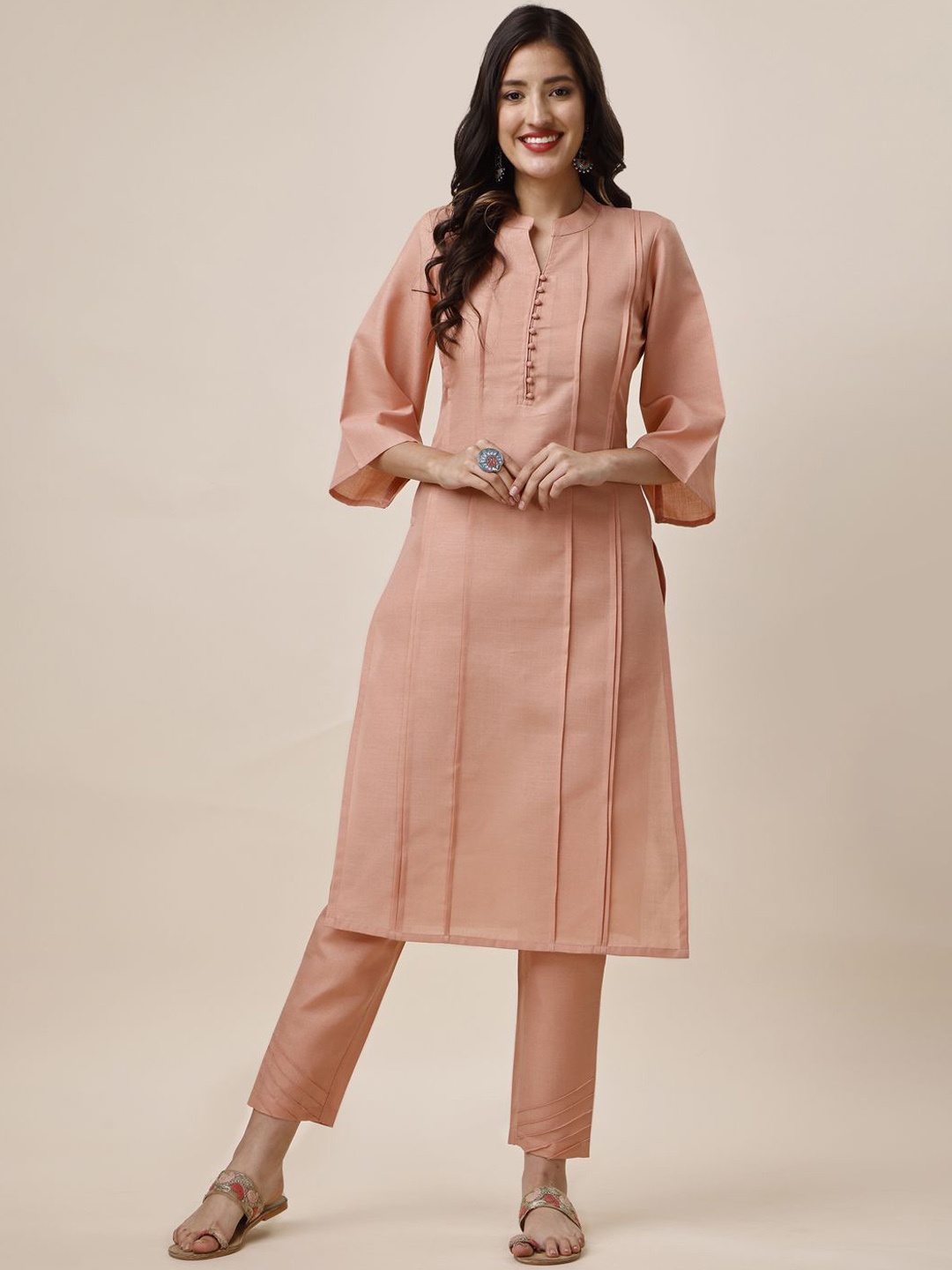 

MASSTANI BY INDDUS Mandarin Collar Tucked Straight Kurta with Trousers, Peach