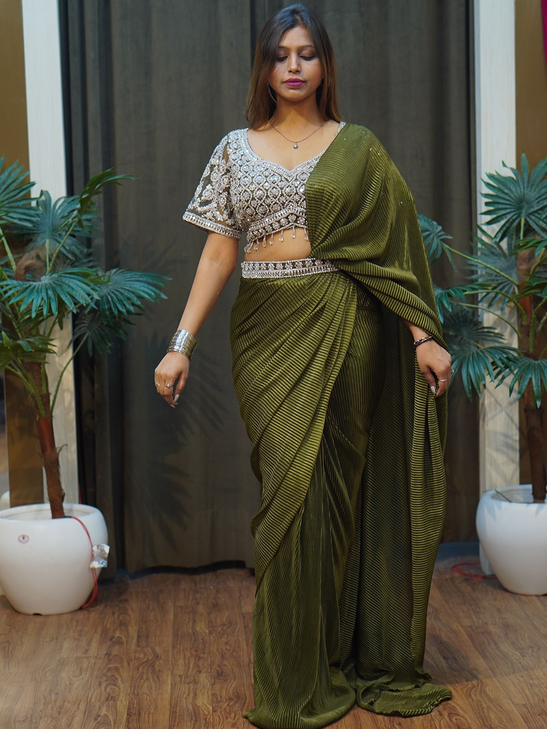 

Durga clothing Striped Saree with Stitched Blouse, Green