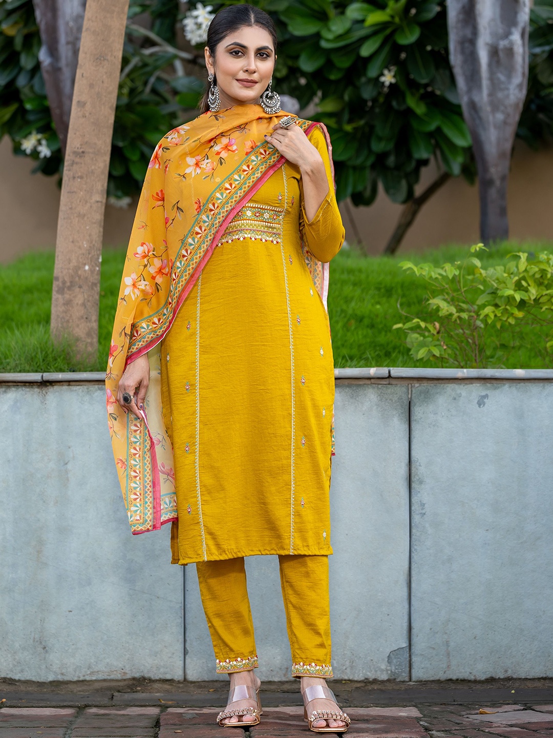 

Mesqlu Floral Embroidered Thread Work Kurta With Trousers & Dupatta, Yellow