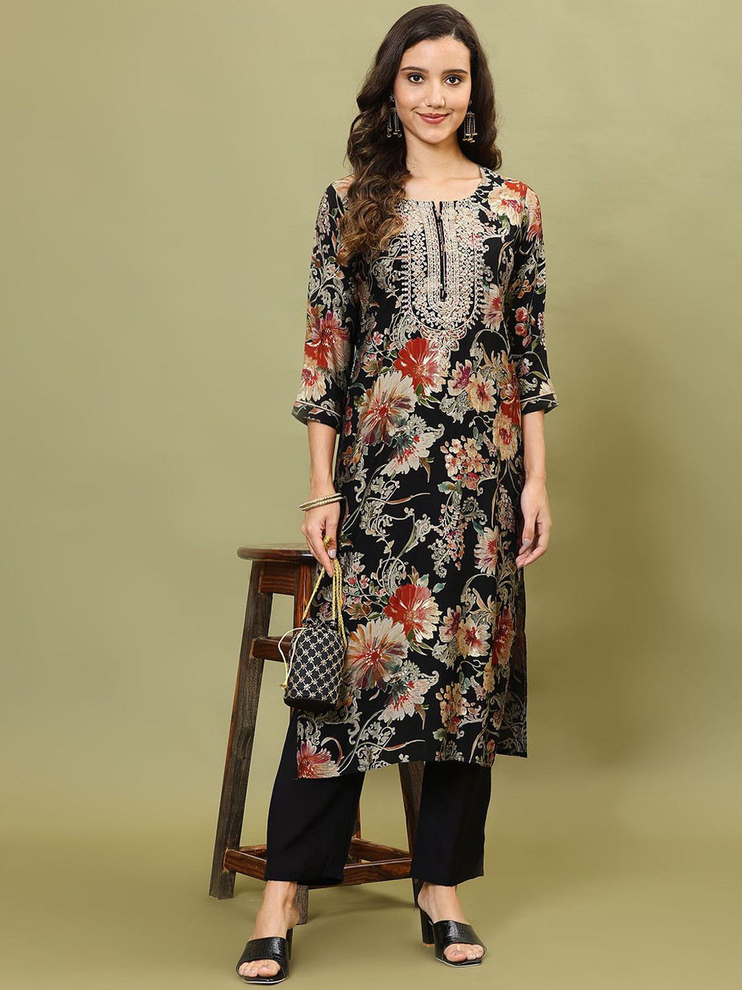 

Meena Bazaar Floral Printed Thread Work Straight Kurta with Trousers, Black