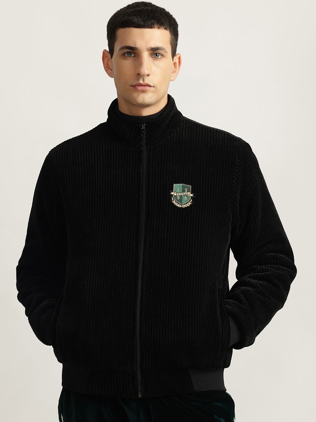 

Iconic Men Sporty Jacket with Patchwork, Black