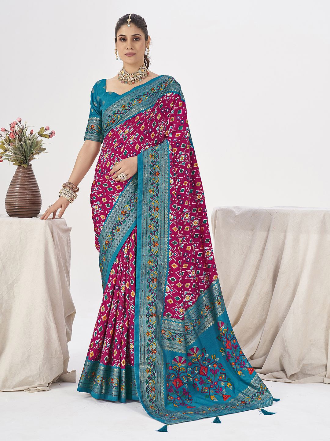 

Meena Bazaar Printed Zari Saree with Blouse Piece, Pink