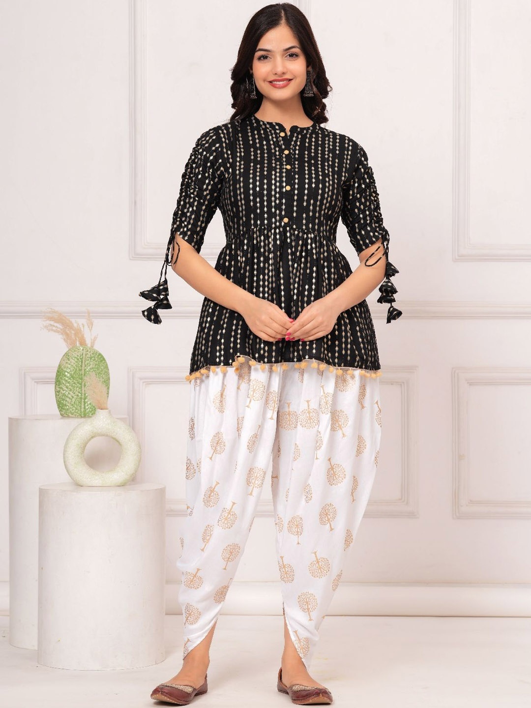 

Royal Marque Geometric Printed Mandarin Collar A-Line Kurti With Dhoti Pant, Black