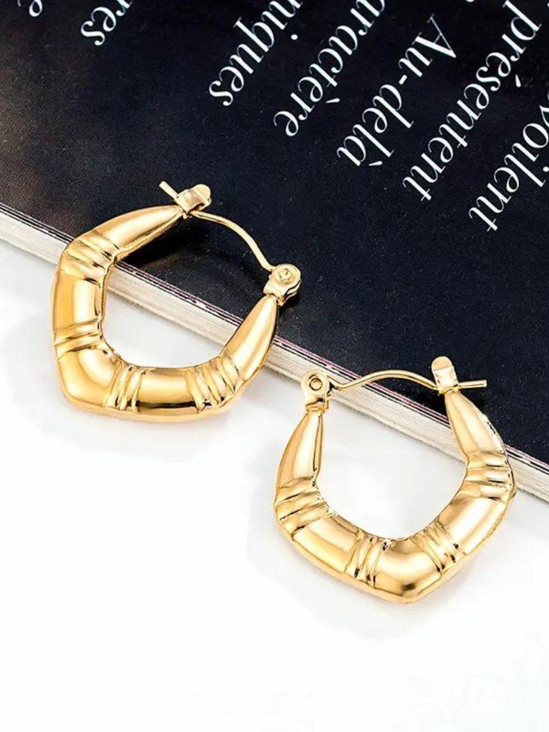 

SALVE Gold-Plated Contemporary Hoop Earrings