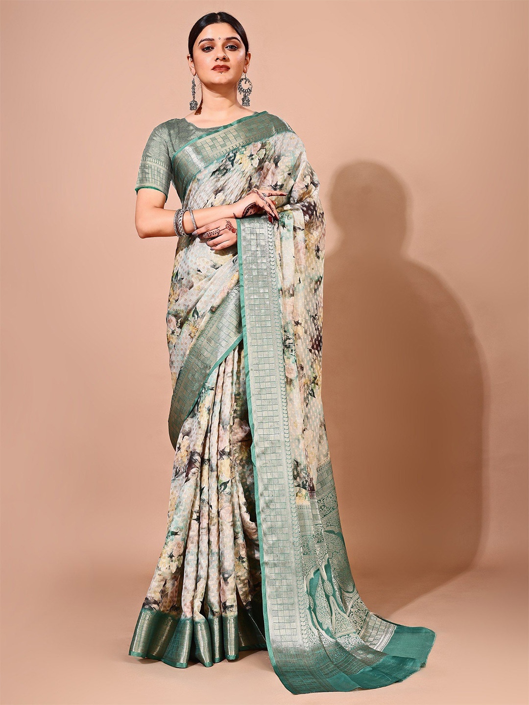 

Avyay Creation Floral Zari Georgette Banarasi Saree, Green