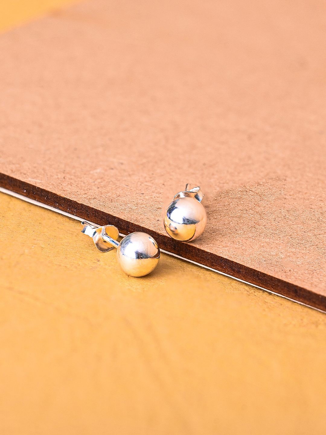 

TOUCH925 Pure Silver Round Shaped Studs