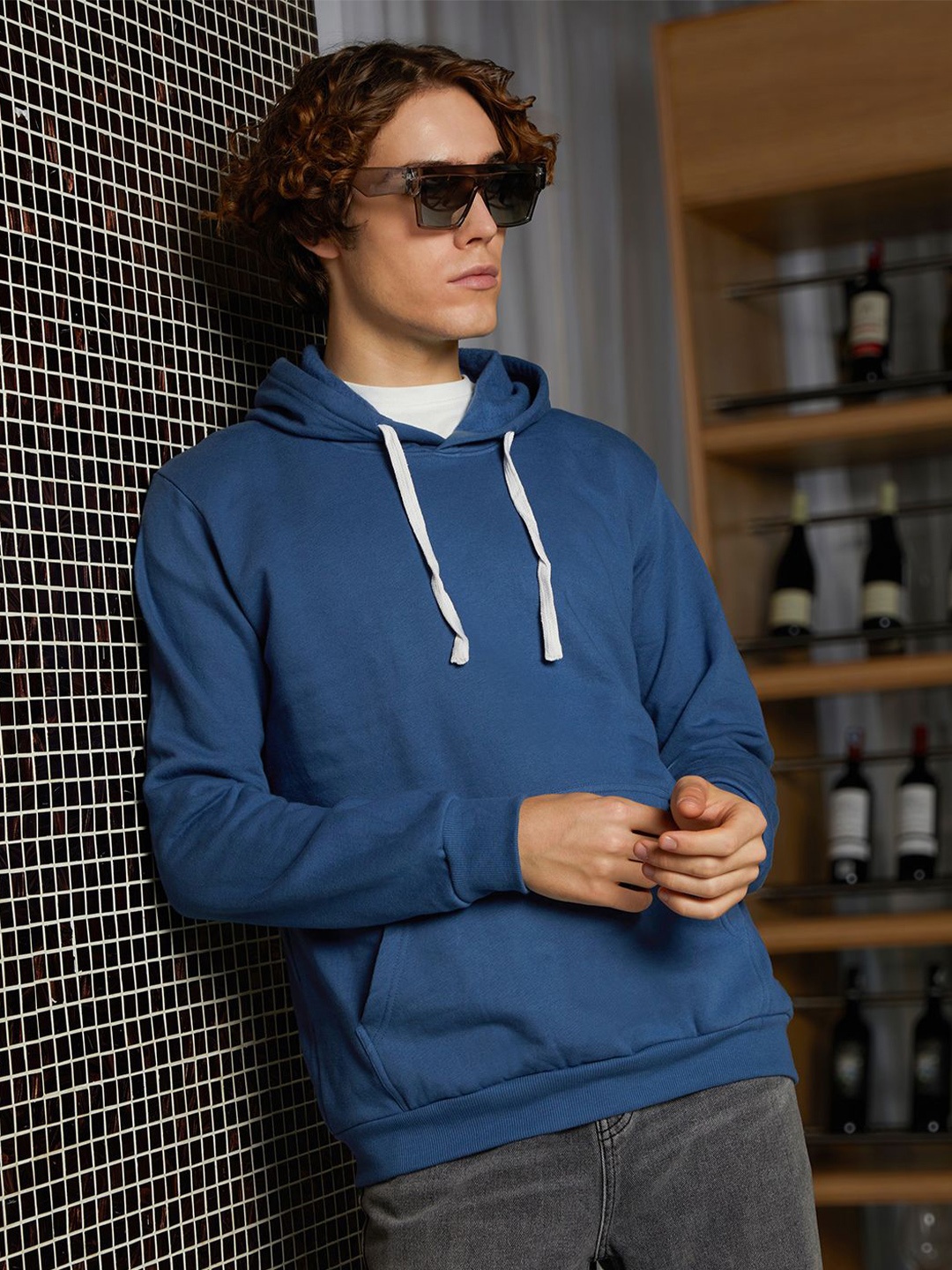 

Campus Sutra Men Long Sleeves Hooded Sweatshirt, Blue