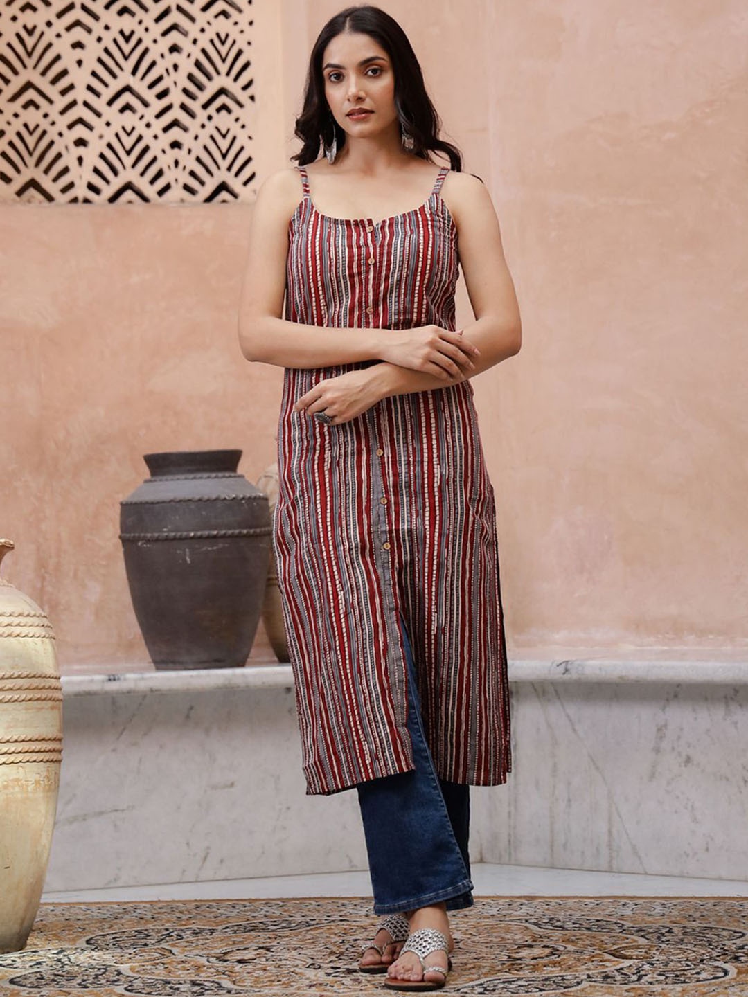 

RangDeep Printed Shoulder Straps Pure Cotton Kurta, Maroon