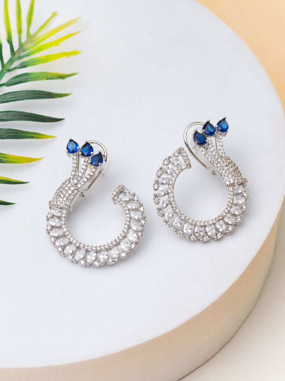 

PUTSTYLE Silver-Plated Contemporary American Diamond Studded Drop Earrings