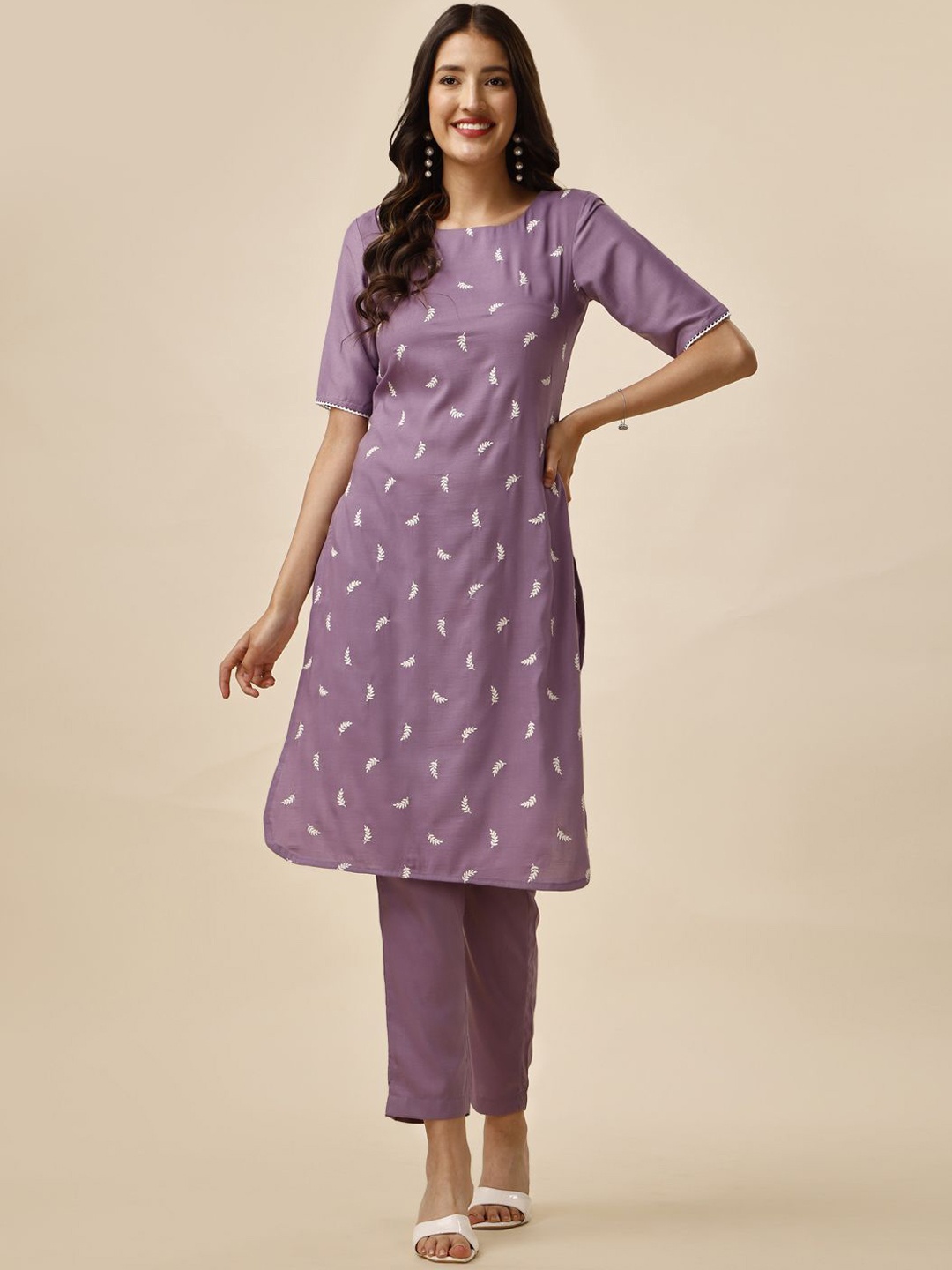 

MASSTANI BY INDDUS Floral Embroidered Thread Work Straight Kurta with Trousers, Lavender
