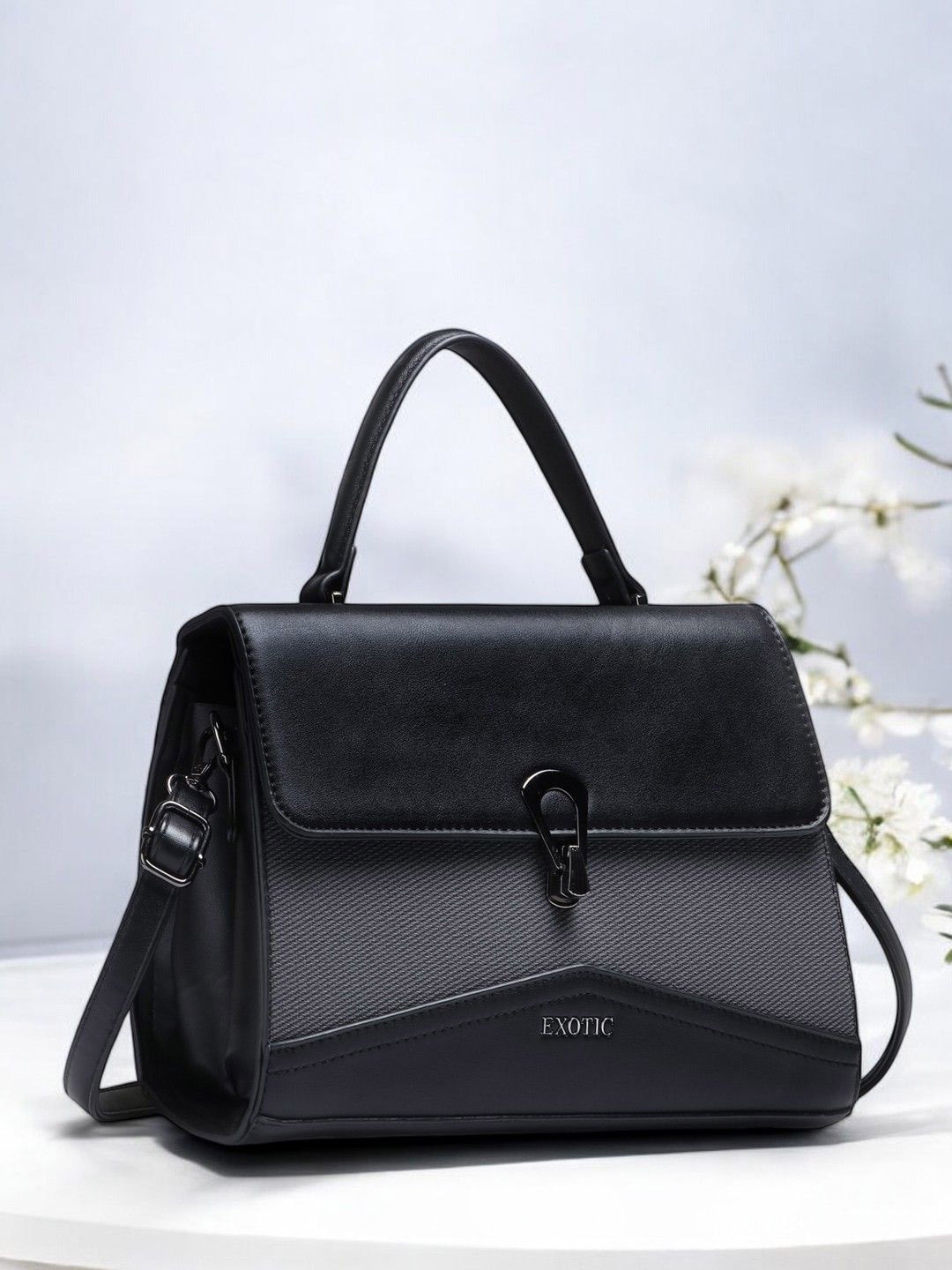 

Exotic Textured Swagger Handheld Bag, Black