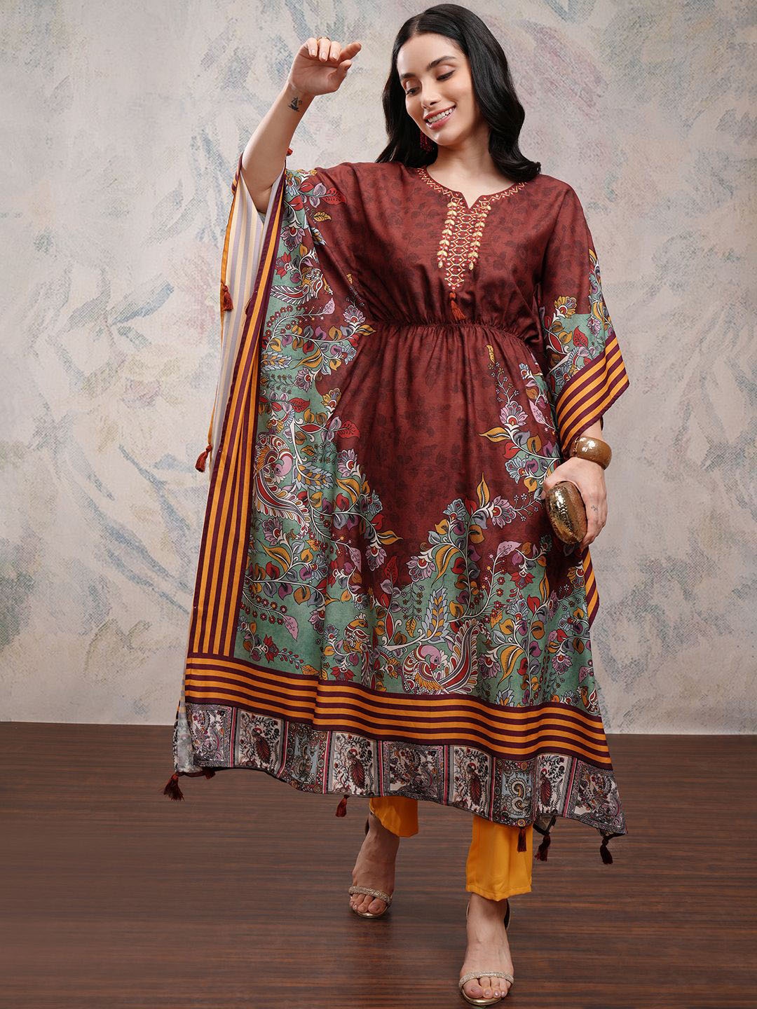 

Vishudh Brown Floral Printed Round Neck Three-Quarter Sleeves Top & Trouser