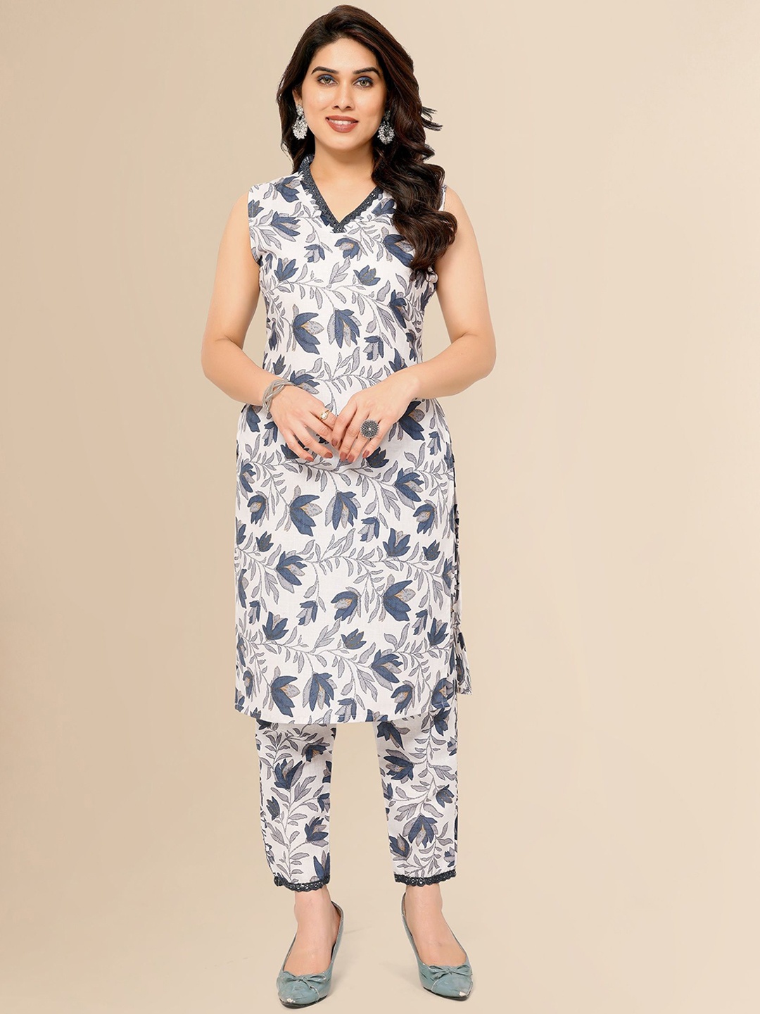 

Sidhidata Floral Printed V-Neck Sleeveless Straight Kurta With Trouser, Cream