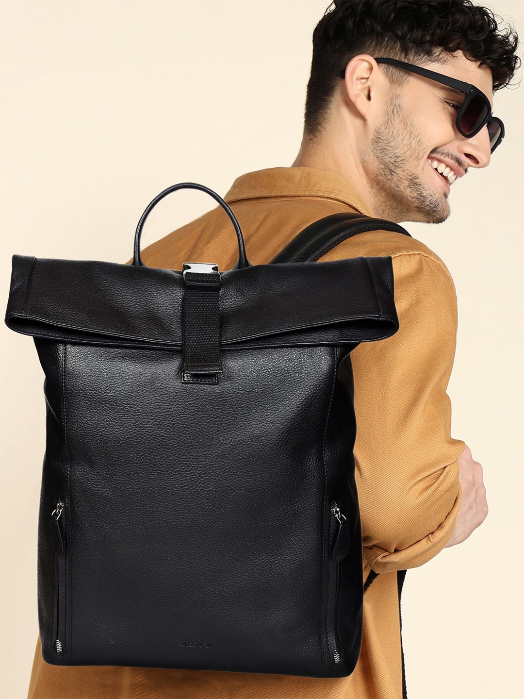 

Sassora Men Leather Laptop Backpack with Compression Straps, Black