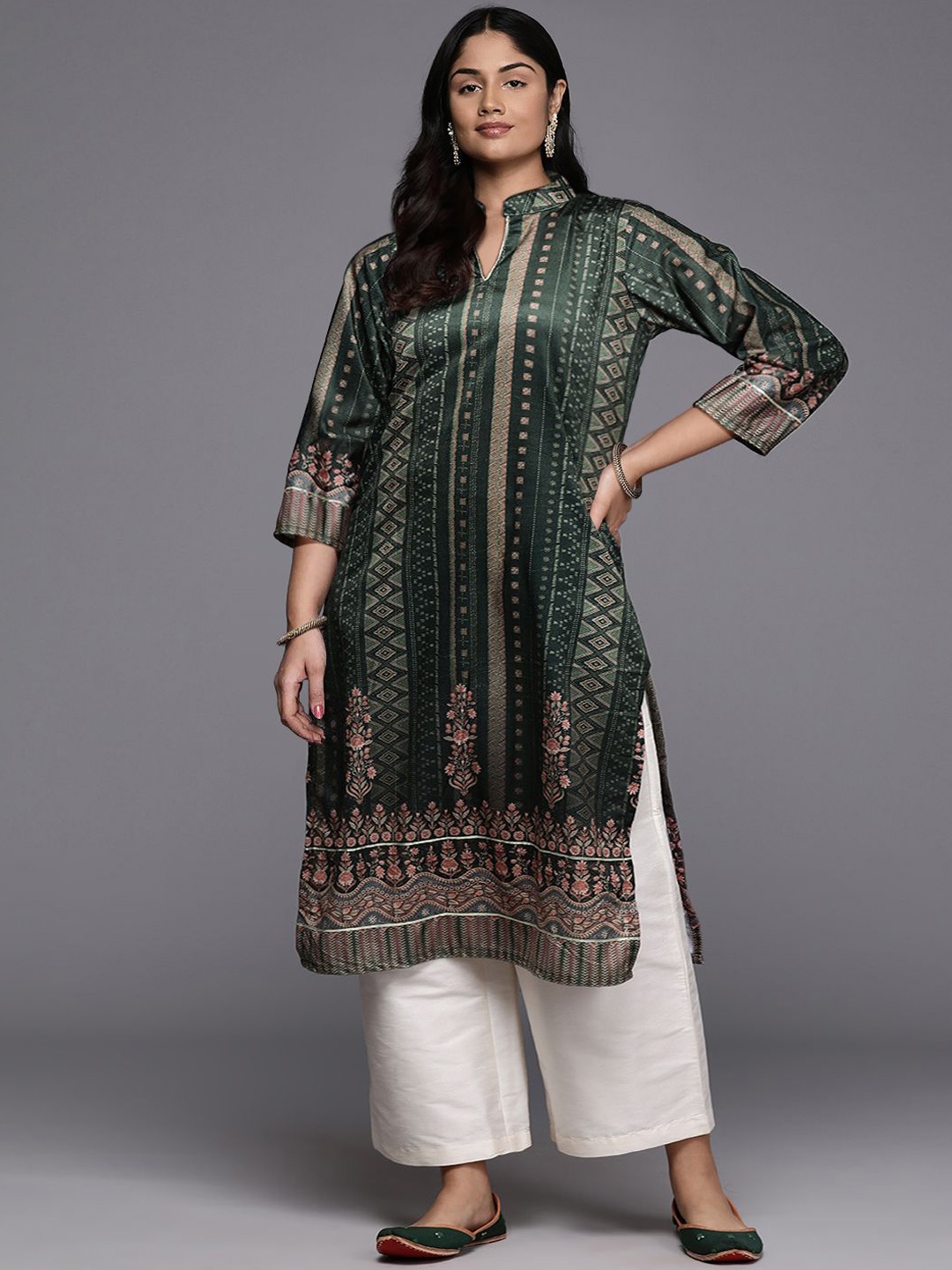 

A PLUS BY AHALYAA Plus Size Ethnic Motifs Printed Mandarin Collar Velvet Straight Kurta, Green