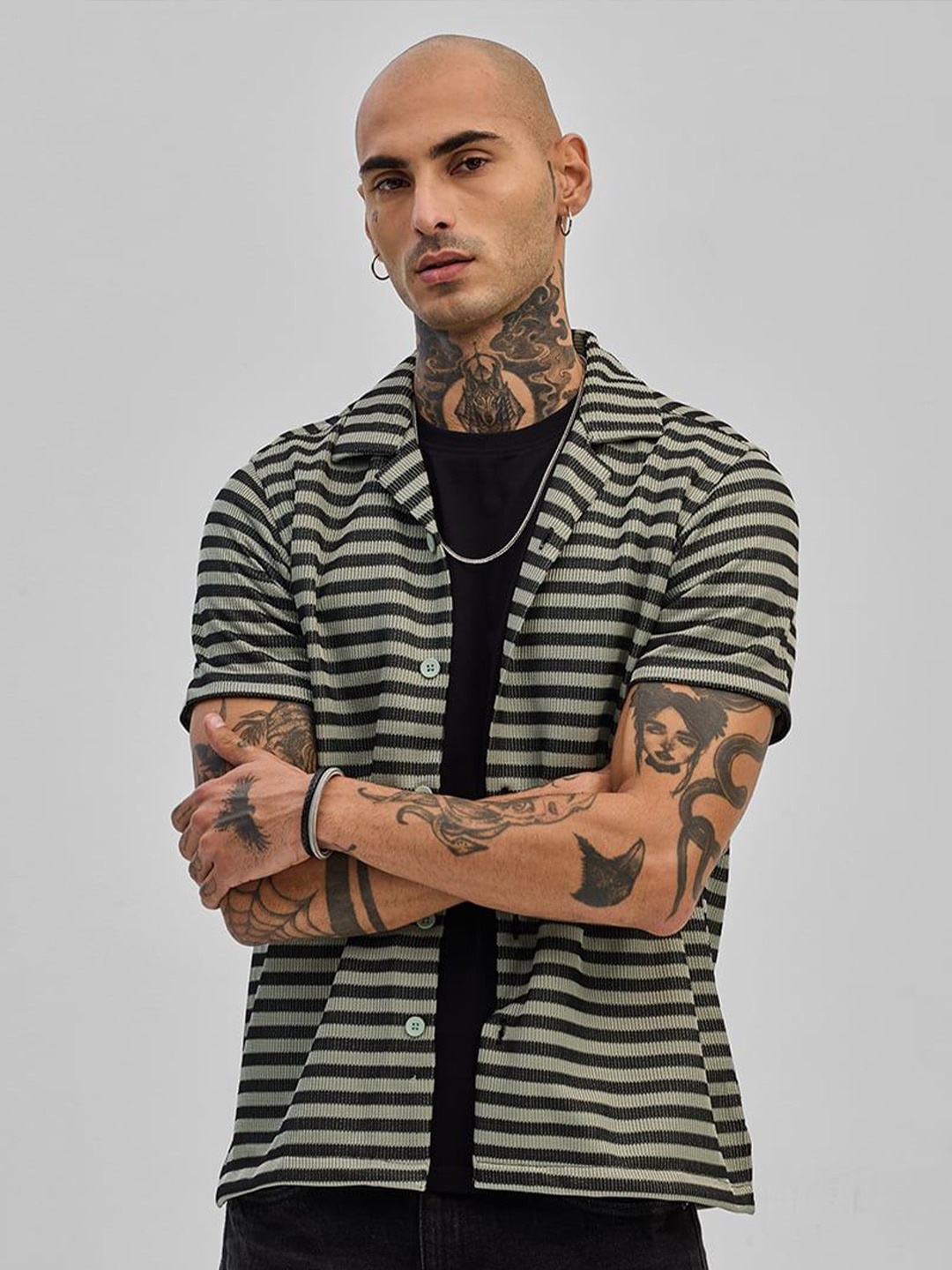 

Snitch Smart Slim Fit Self Striped Casual Shirt, Green