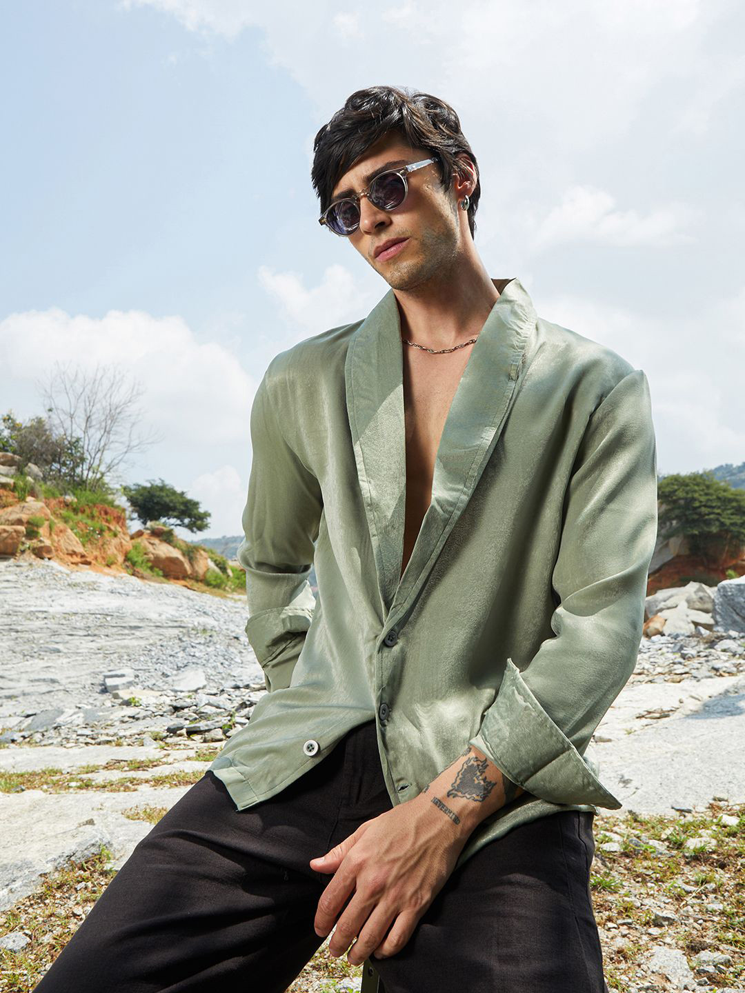 

Campus Sutra Men Shawl Collar Comfort Casual Shirt, Olive