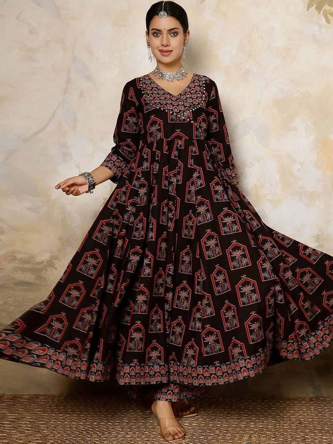 

PARTHVI Floral Printed Thread Work Pure Cotton Kurta with Trouser & Dupatta, Black