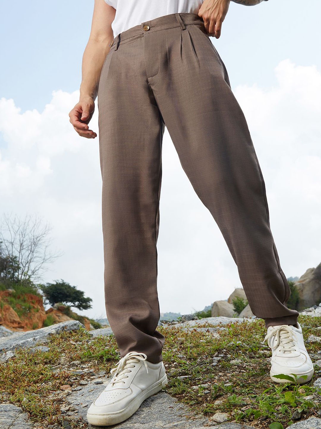 

Campus Sutra Men Mid-Rise Comfort Trousers, Brown