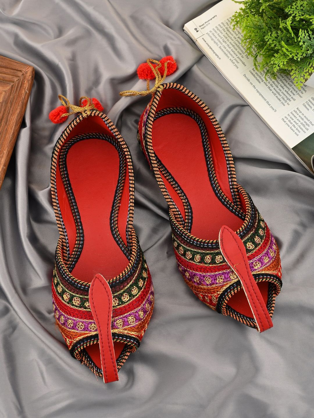 

Apratim Women Embellished Mojaris, Red