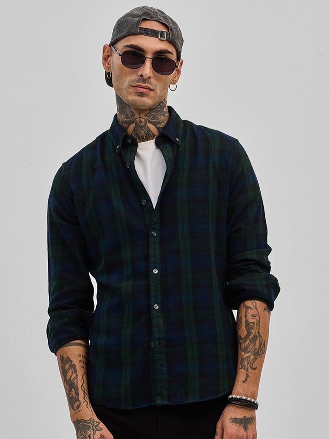 

Snitch Men Smart Slim Fit Checked Pure Cotton Casual Shirt, Navy blue